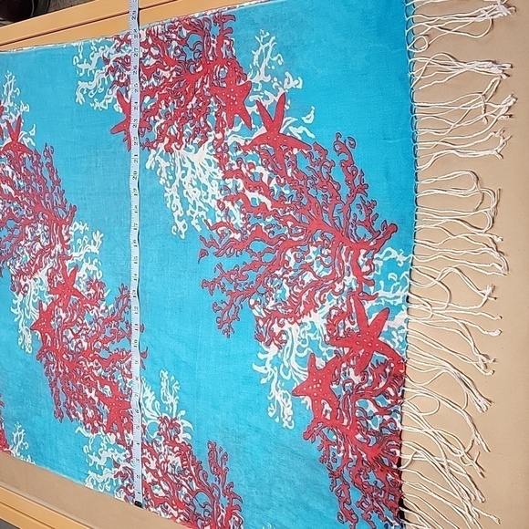 Lilly Pulitzer Murfee Scarf "Coral Cascade" Pattern.  Cashmere Silk Blend. - Picture 2 of 6